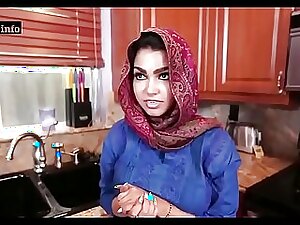 Arab hijabi Muslim gets wild and naughty
