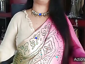 Desi chubby aunty's sloppy blowjob skills leave little to the imagination as she eagerly pleases her partner.